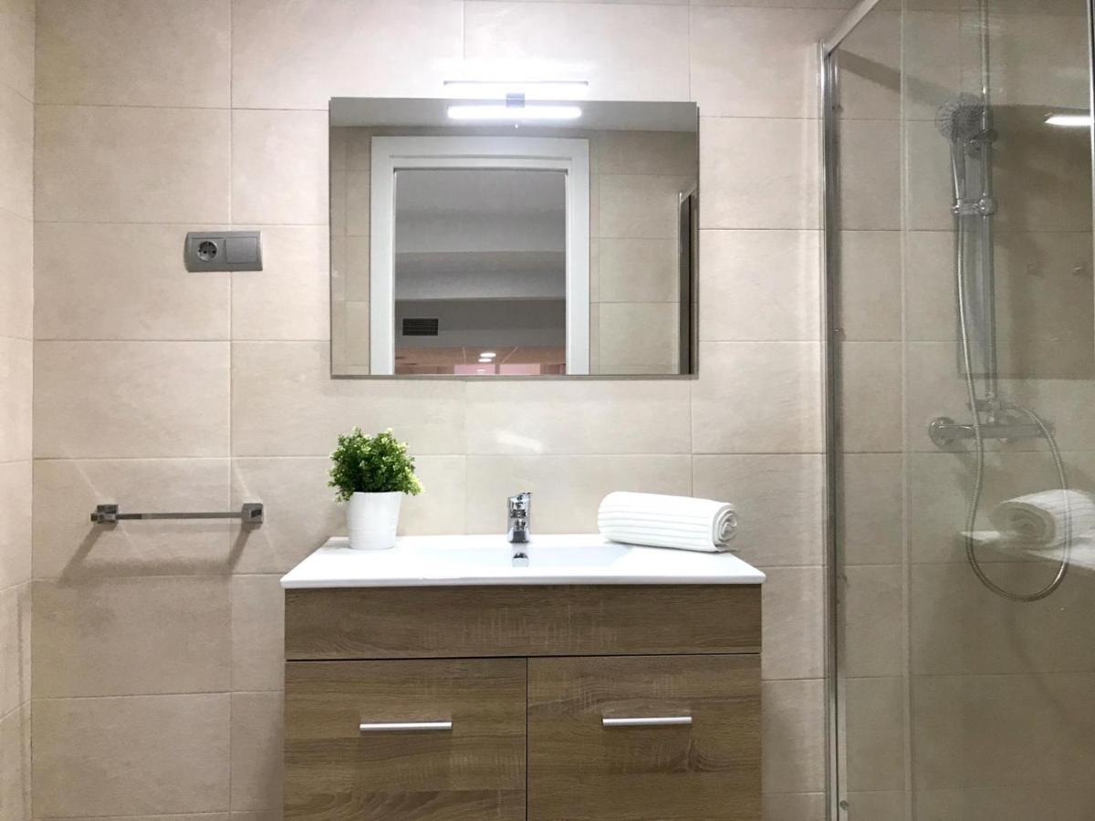 Modern & Spacious Apartment In Plaza De La Merced Malaga Exterior photo